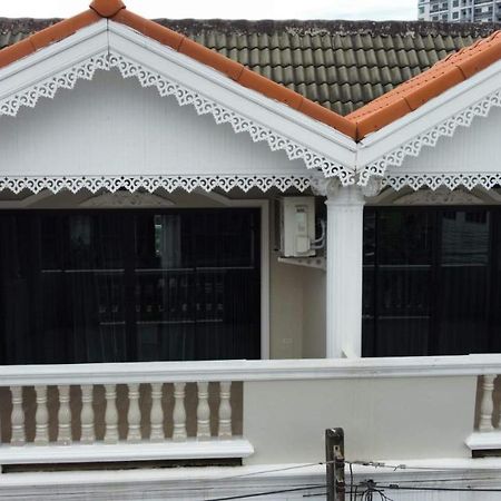 Highwood Mansion Bed & Breakfast Pattaya Exterior photo